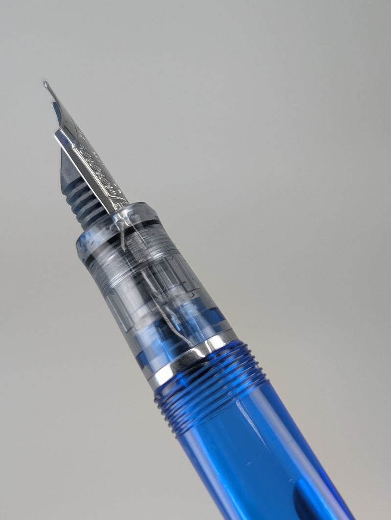 *Consignment* Pilot Custom Heritage 92 Blue Fountain Pen 18k Gold Fine/Medium Nib