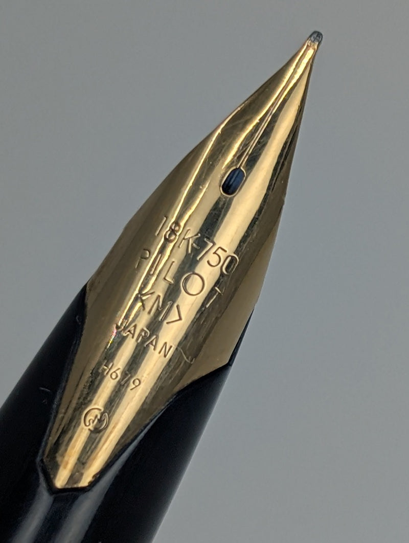 *Consignment*Vintage Pilot Custom H679 Wood Fountain Pen 18k Medium Nib