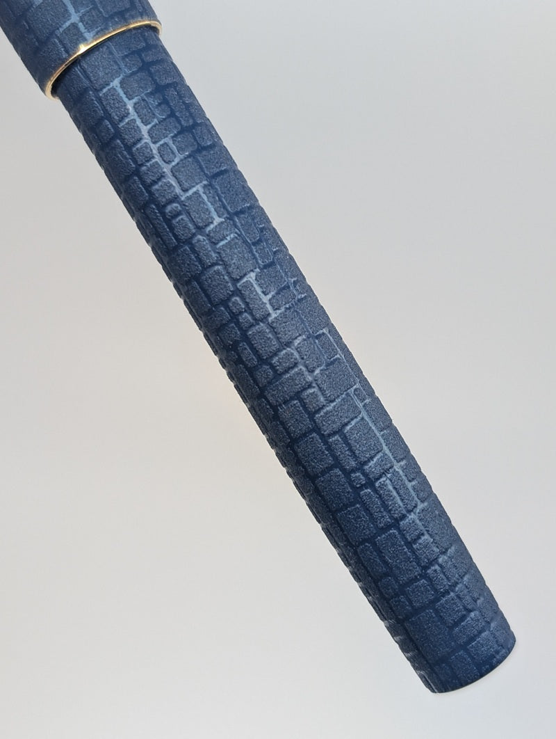 *Consignment* Pilot Ishime Urushi Navy Fountain Pen 18k Broad Nib