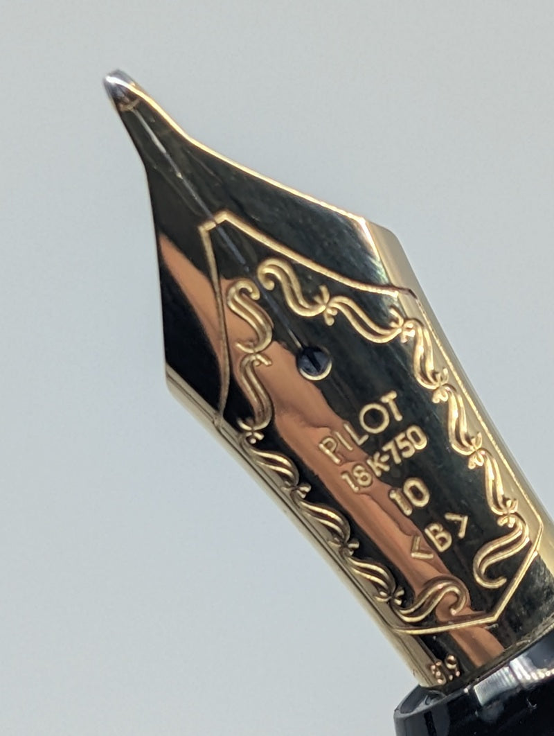 *Consignment* Pilot Ishime Urushi Navy Fountain Pen 18k Broad Nib