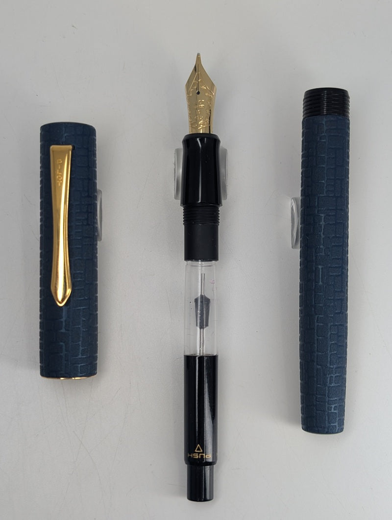 *Consignment* Pilot Ishime Urushi Navy Fountain Pen 18k Broad Nib