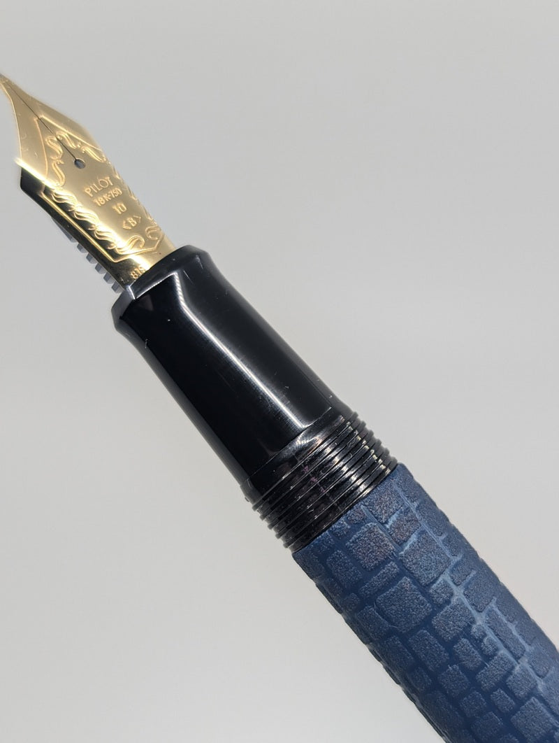 *Consignment* Pilot Ishime Urushi Navy Fountain Pen 18k Broad Nib