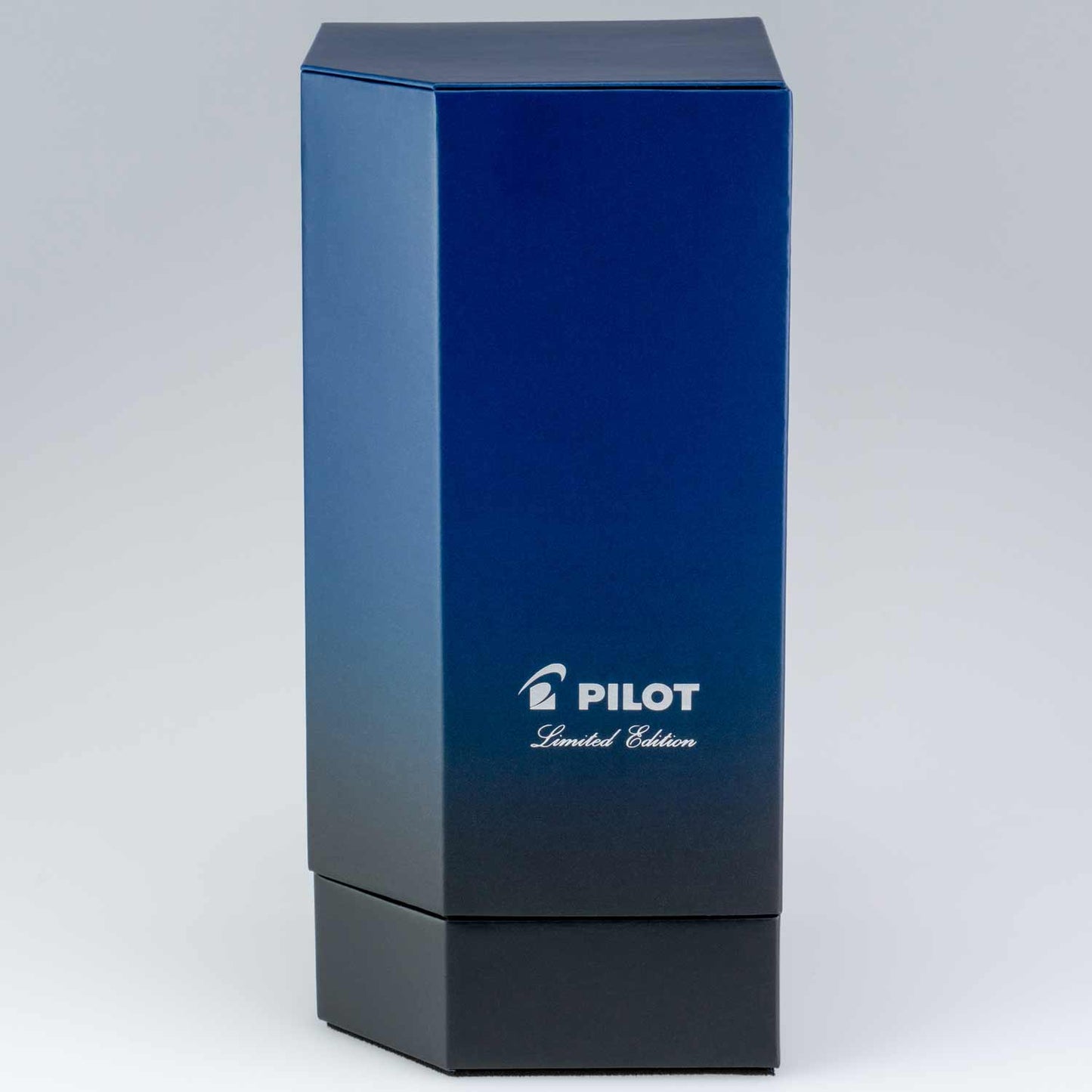 Pilot Vanishing Point Limited Edition 2025 Link Midnight Fountain Pen 18k Gold Medium Nib