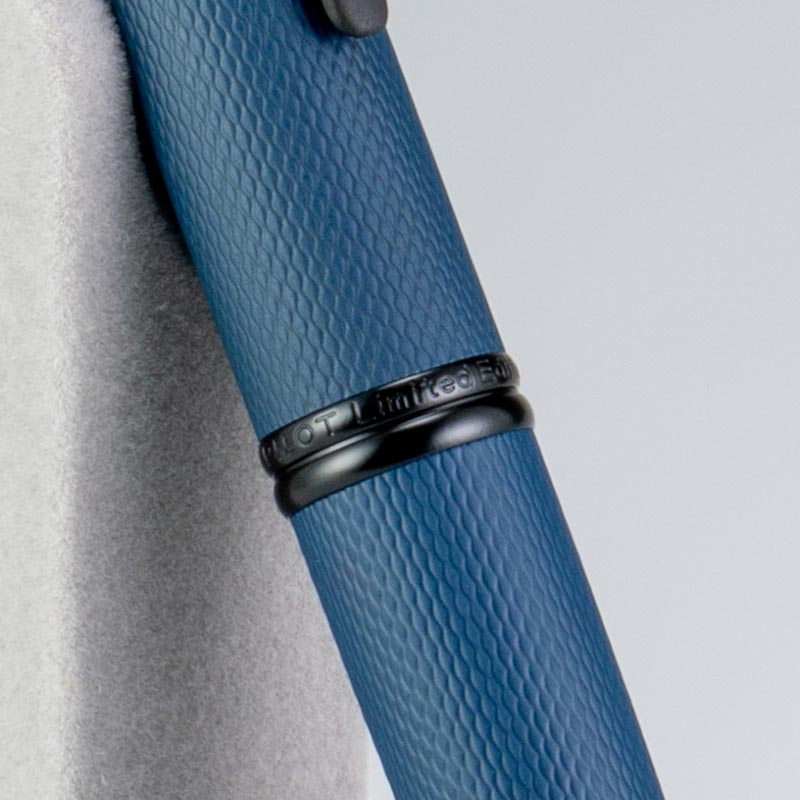 Pilot Vanishing Point Limited Edition 2025 Link Midnight Fountain Pen 18k Gold Medium Nib