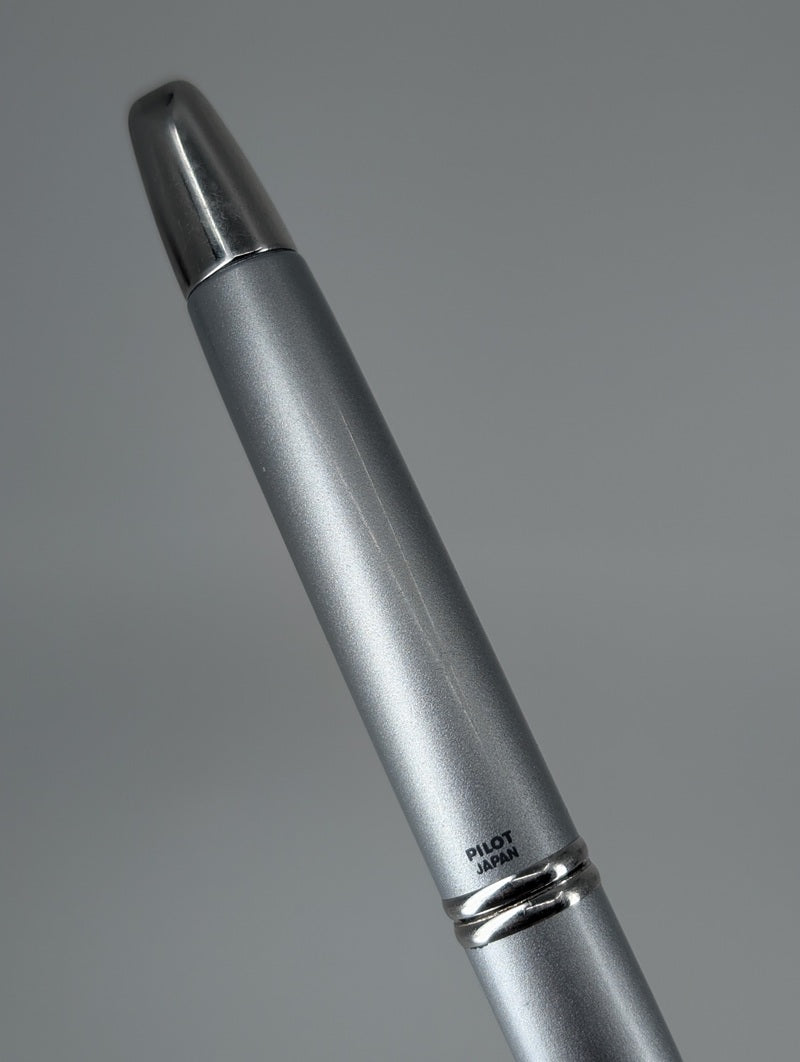 *Consignment* Pilot Vanishing Point Silver Fountain Pen 18k Gold Broad Nib