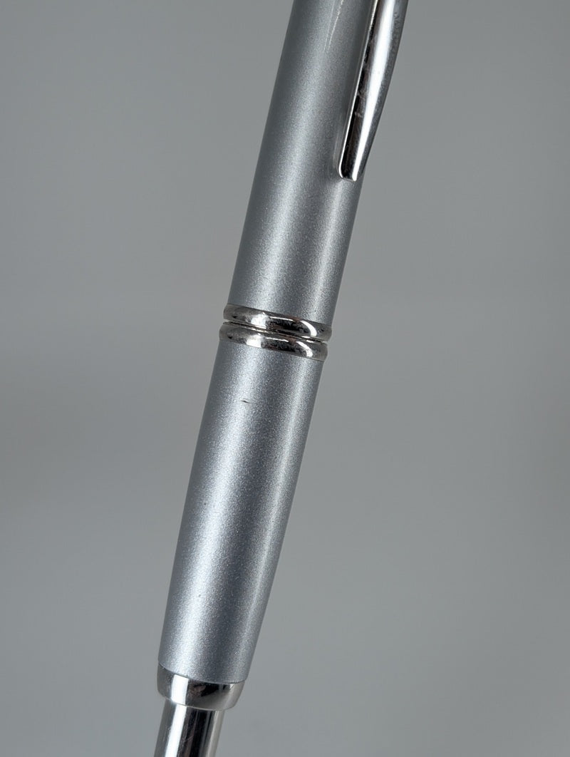 *Consignment* Pilot Vanishing Point Silver Fountain Pen 18k Gold Broad Nib