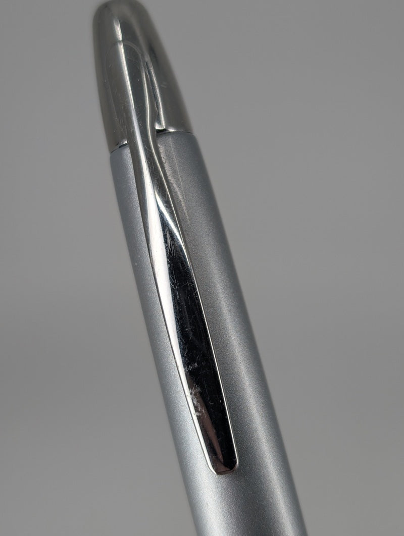 *Consignment* Pilot Vanishing Point Silver Fountain Pen 18k Gold Broad Nib