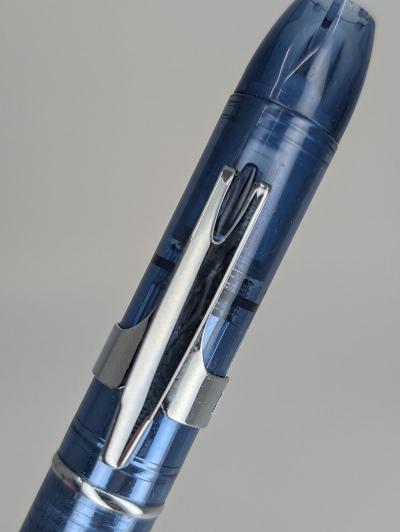 *Consignment* Platinum Curidas Blue Clickable Fountain Pen