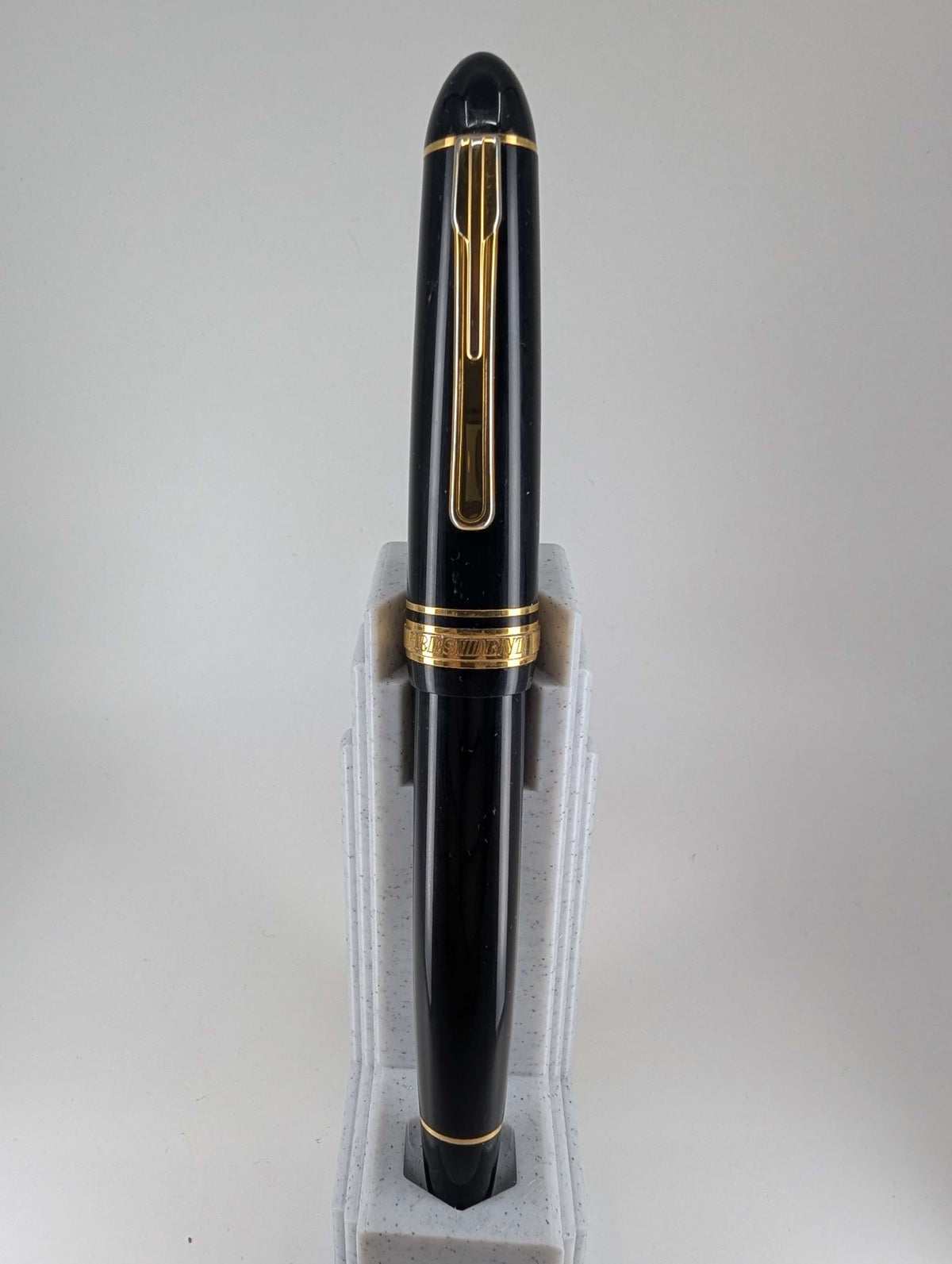 *Consignment* Platinum President Black Fountain Pen 18k Gold Medium Nib