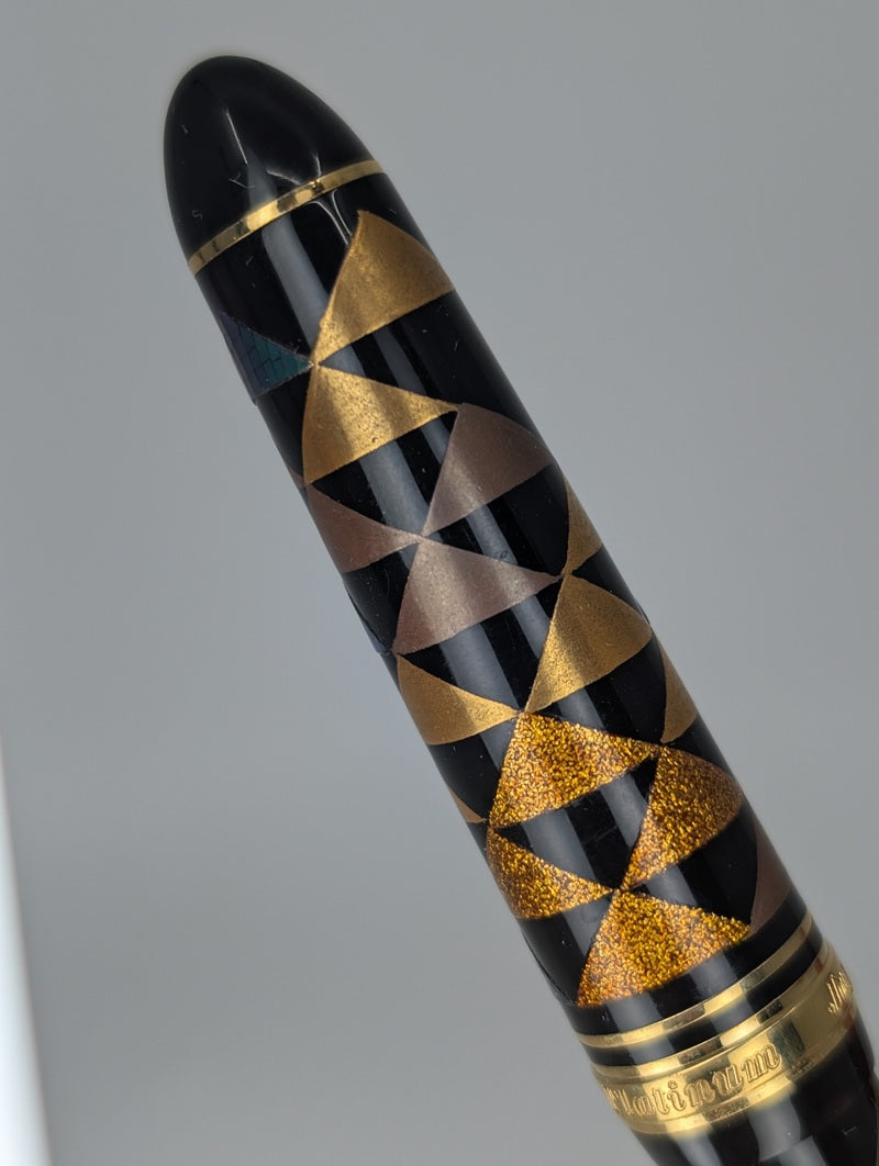 *Consignment* Platinum President Raden Urushi "Urokomo" Fountain Pen 18k Gold Medium Nib