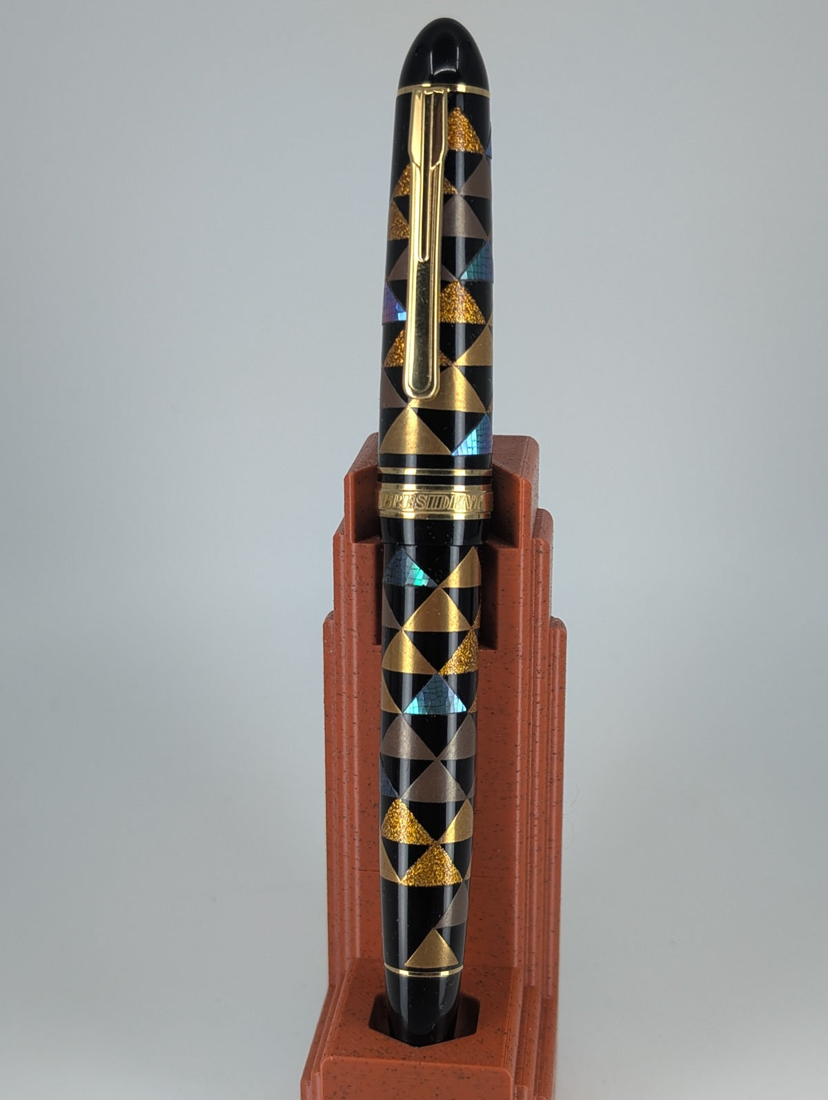 *Consignment* Platinum President Raden Urushi "Urokomo" Fountain Pen 18k Gold Medium Nib