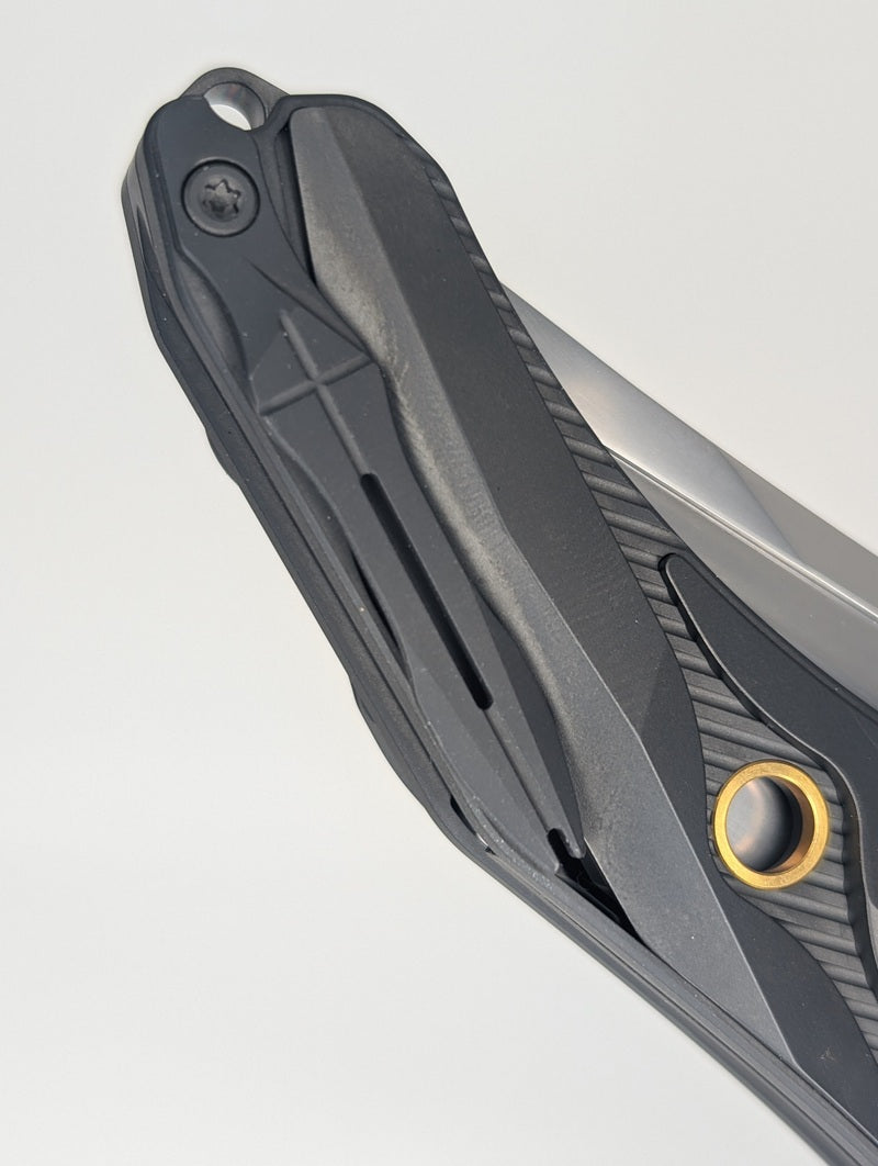 Poikilo x Mundus "Penitentia" Buttonlock Folding Knife