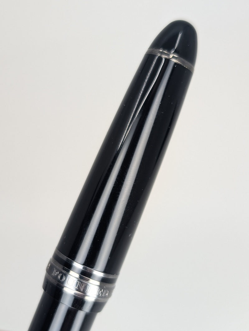 *Consignment* Sailor 1911L Black Luster Fountain Pen 21k Gold Medium Nib
