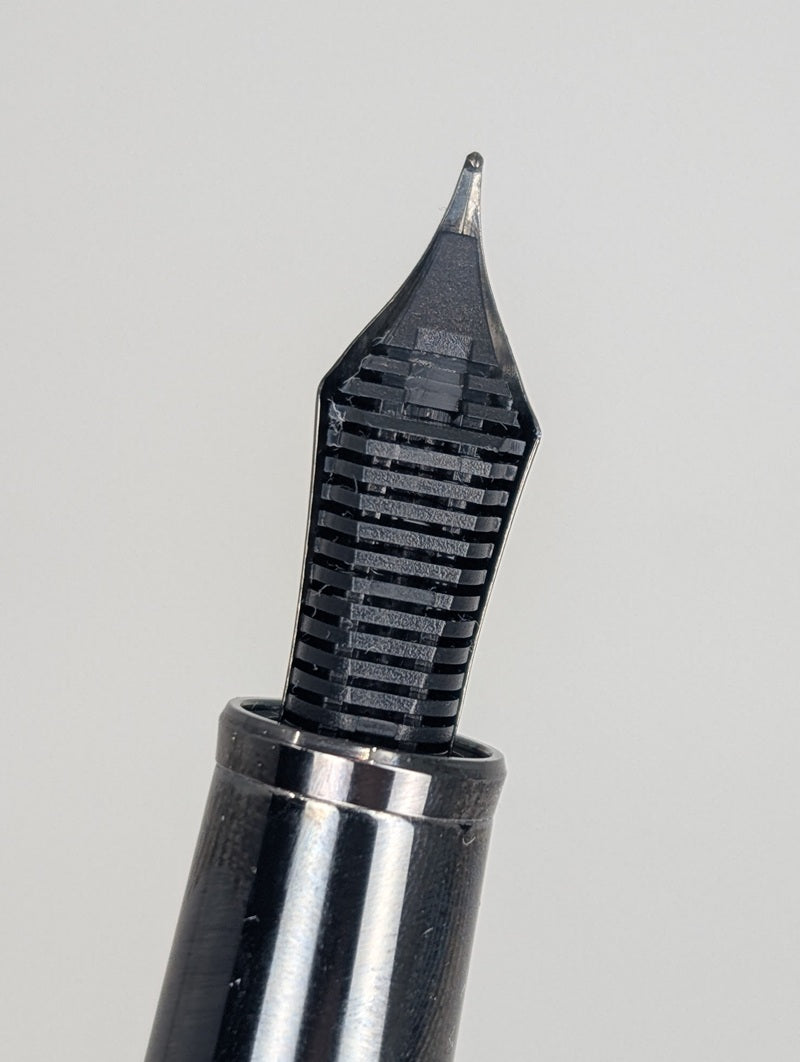 *Consignment* Sailor 1911L Black Luster Fountain Pen 21k Gold Medium Nib