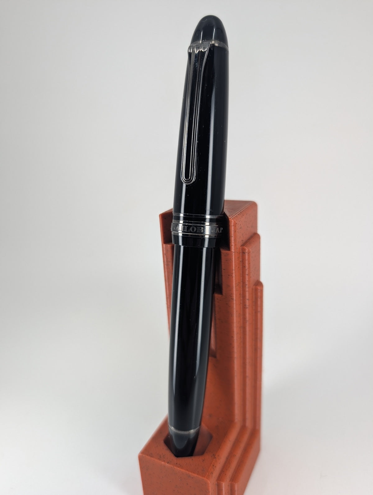 *Consignment* Sailor 1911L Black Luster Fountain Pen 21k Gold Medium Nib