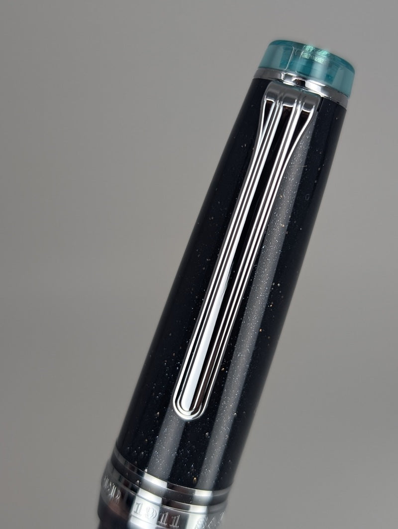 Sailor ProGear Celestial Outflow Fountain Pen 21k Gold Medium Nib