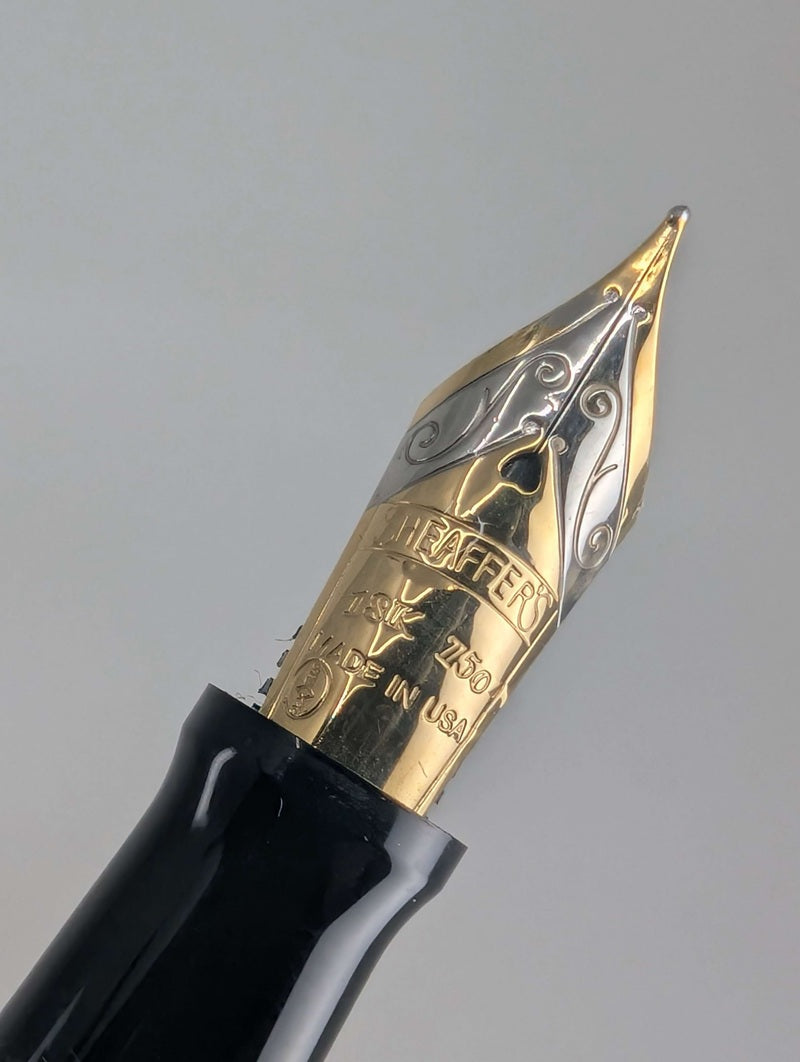 *Consignment* Sheaffer Commemorative Gold Fountain Pen 18k Gold Medium Nib