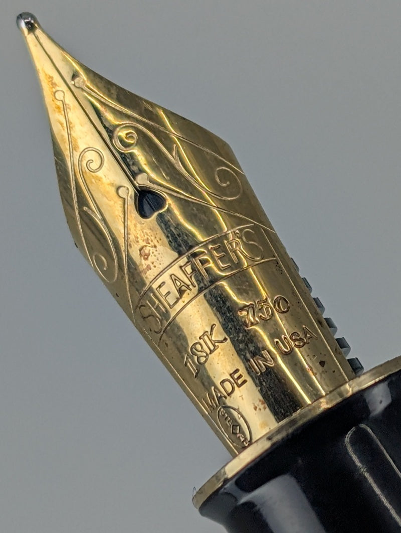 *Consignment* Sheaffer Connoisseur Black Fountain Pen 18k Gold Medium Nib