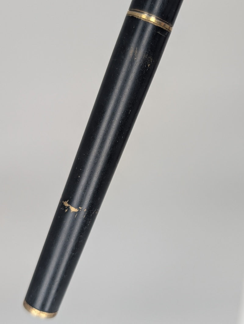 *Consignment* Sheaffer Targa Black / Gold Fountain Pen 14k Gold Medium Nib