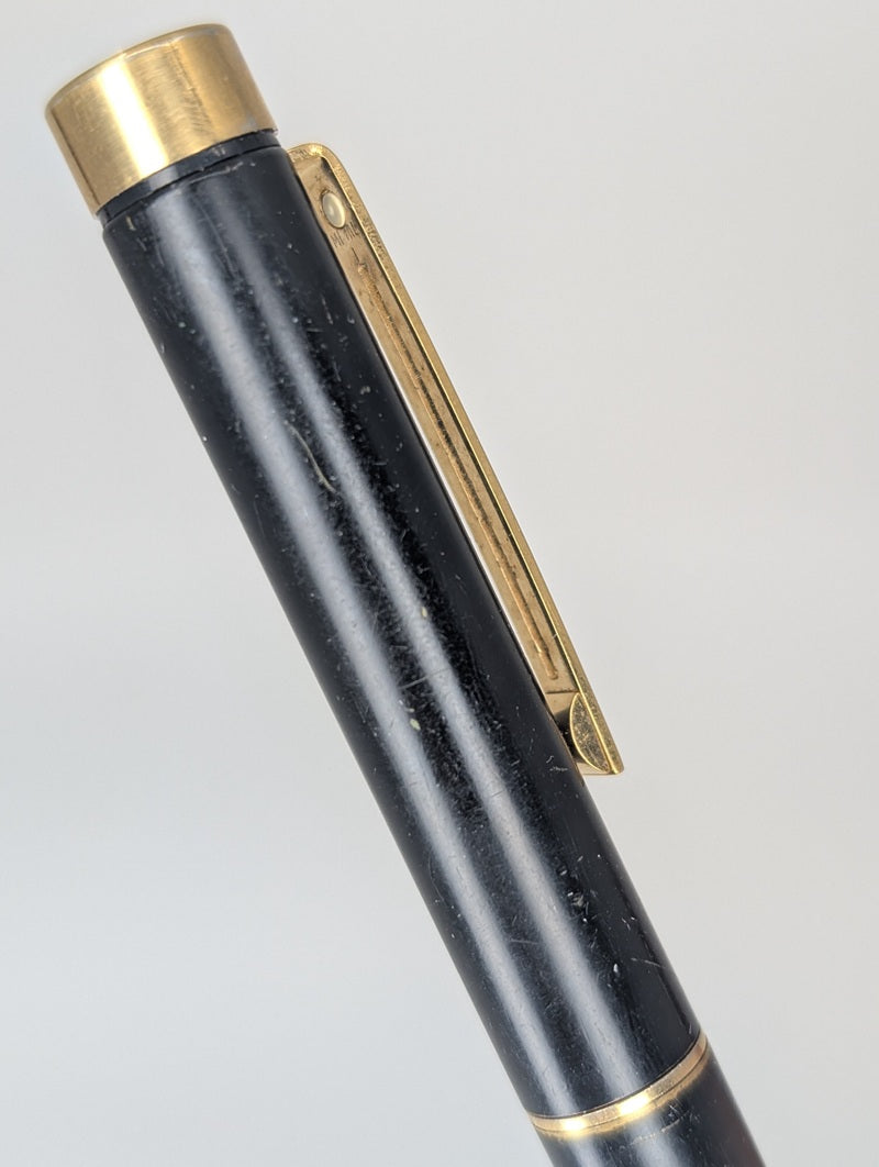 *Consignment* Sheaffer Targa Black / Gold Fountain Pen 14k Gold Medium Nib