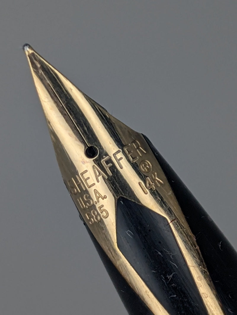 *Consignment* Sheaffer Targa Black / Gold Fountain Pen 14k Gold Medium Nib