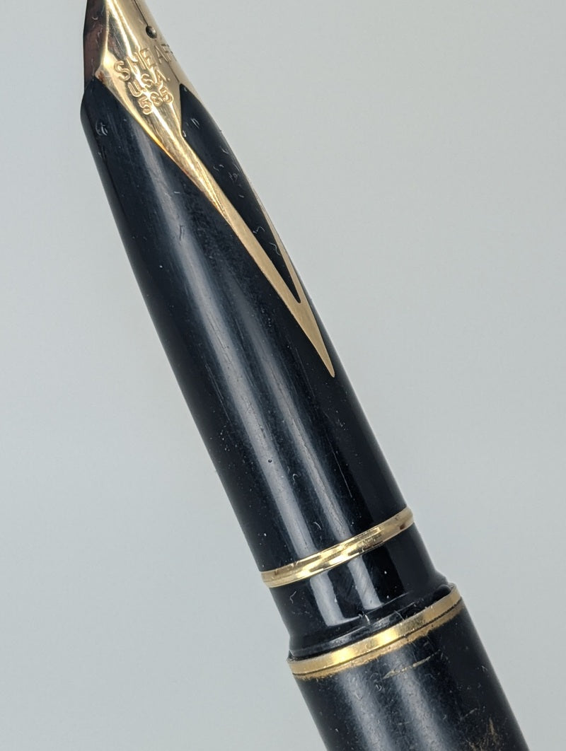 *Consignment* Sheaffer Targa Black / Gold Fountain Pen 14k Gold Medium Nib