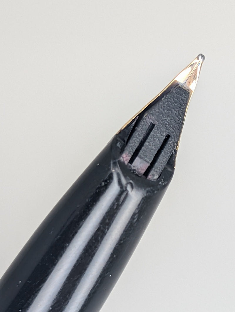 *Consignment* Sheaffer Targa Laque 1028 Bordeaux Classic Fountain Pen (1980-82')