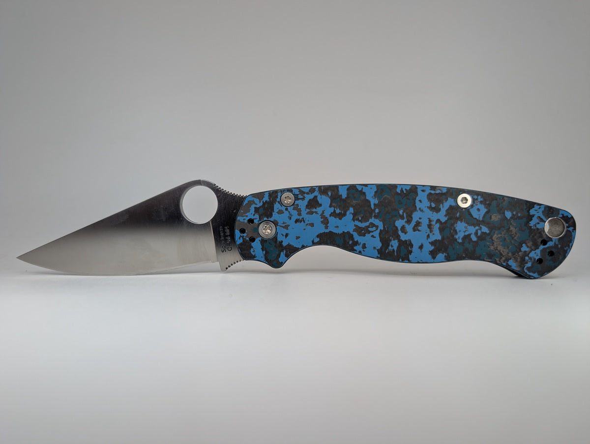 *Consignment* Spyderco x Smokey Mountain Knives Exclusive Para Military 2 Arctic Storm Compression Lock Folding Knife