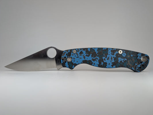 *Consignment* Spyderco x Smokey Mountain Knives Exclusive Para Military 2 Arctic Storm Compression Lock Folding Knife