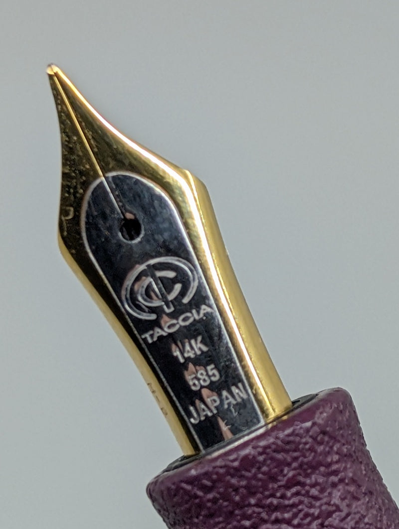 *Consignment* Taccia Kanshitsu Urushi Purple Fountain Pen 14k Gold Hard Broad (Sailor) Nib