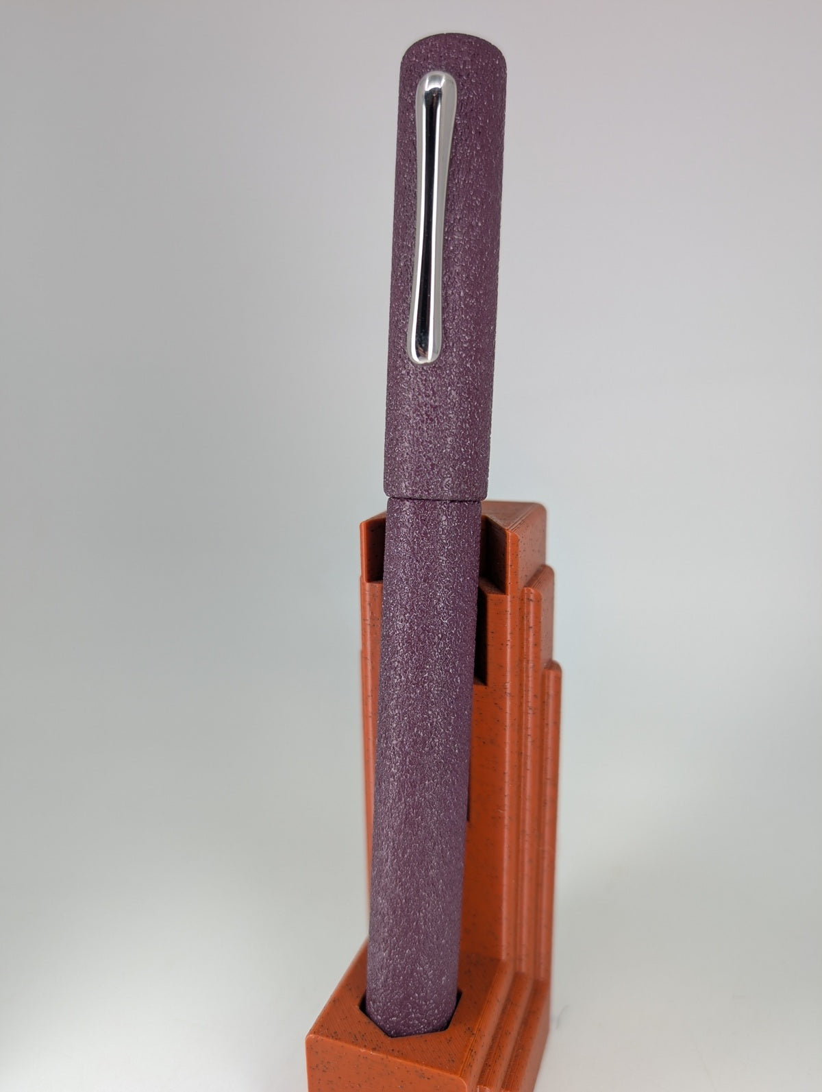*Consignment* Taccia Kanshitsu Urushi Purple Fountain Pen 14k Gold Hard Broad (Sailor) Nib