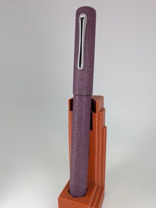 *Consignment* Taccia Kanshitsu Urushi Purple Fountain Pen 14k Gold Hard Broad (Sailor) Nib