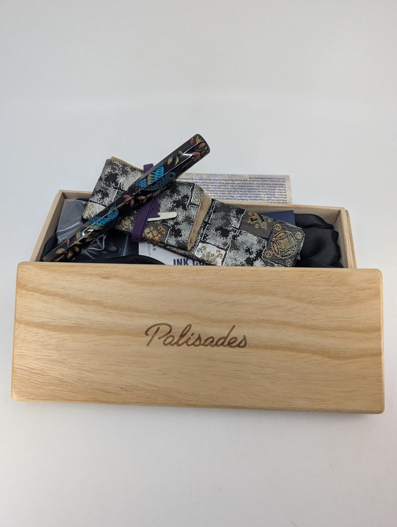 *Consignment* Taccia Palisades Octagonal Chinkin Hummingbird Fountain Pen 18kt Gold Medium Nib