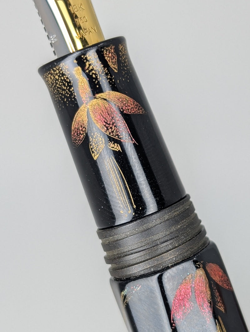 *Consignment* Taccia Palisades Octagonal Chinkin Hummingbird Fountain Pen 18kt Gold Medium Nib
