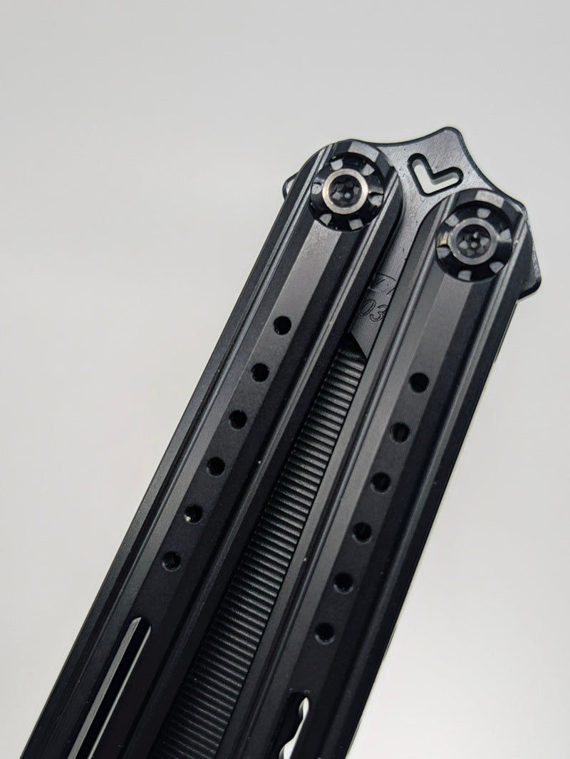 Titan Studio Cut Off Worries Live Blade Balisong