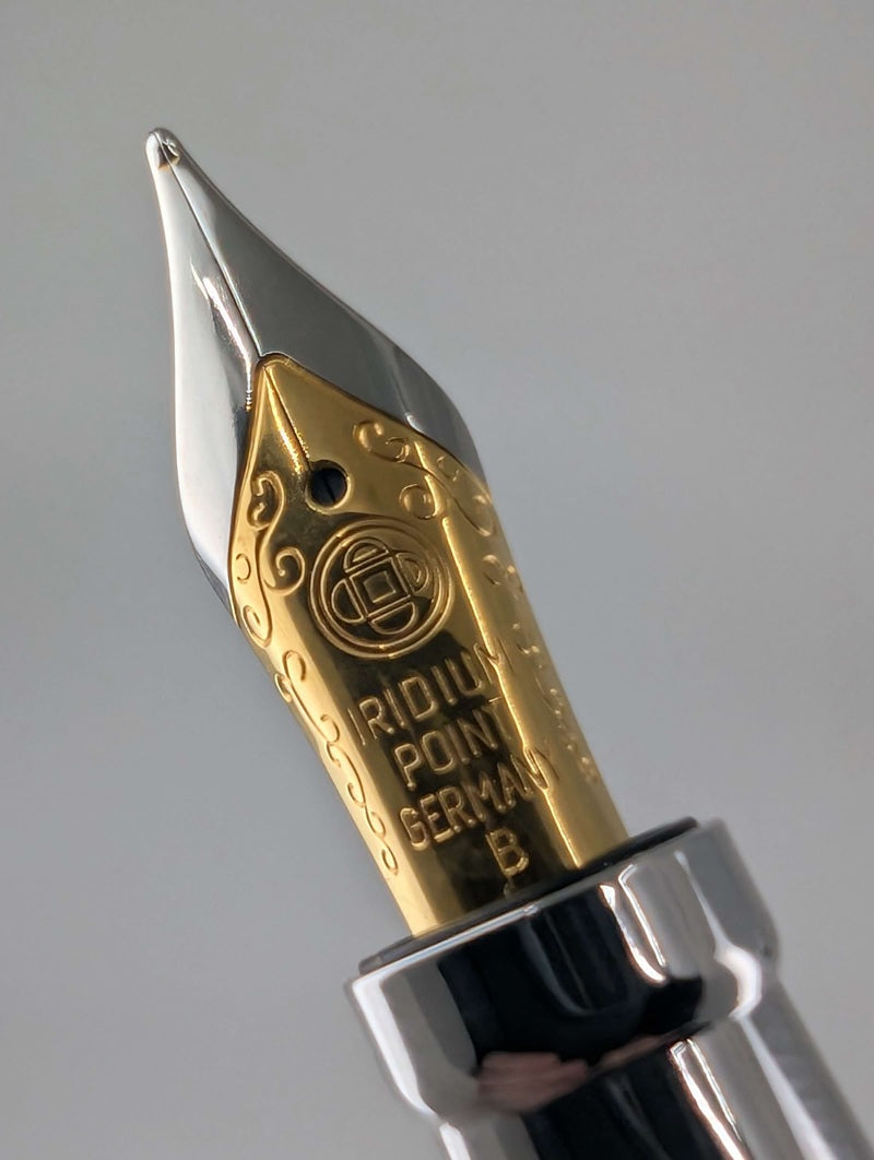 Turchetta Custom Briarwood Resin Fountain Pen Broad Nib