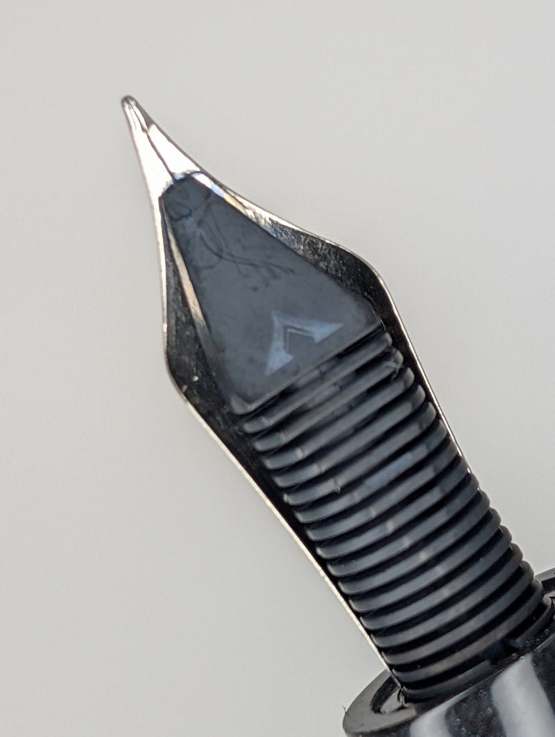 *Consignment* Visconti Millionaire Black Empire Fountain Pen 23k Palladium Fine Nib