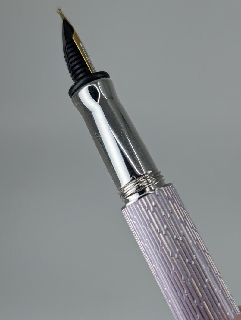 *Consignment* Waldmann Tango Imagination Lilac Fountain Pen 18k Gold Broad Nib