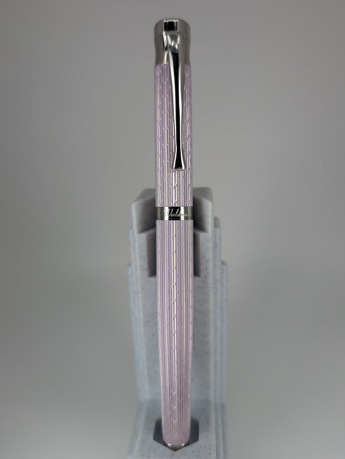 *Consignment* Waldmann Tango Imagination Lilac Fountain Pen 18k Gold Broad Nib