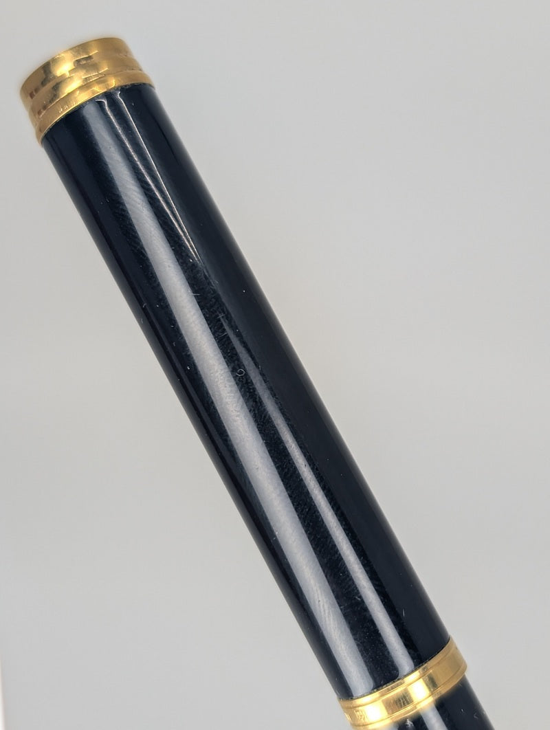 *Consignment* Waterman Gentleman Black Lacquer Fountain Pen 18k Medium Nib
