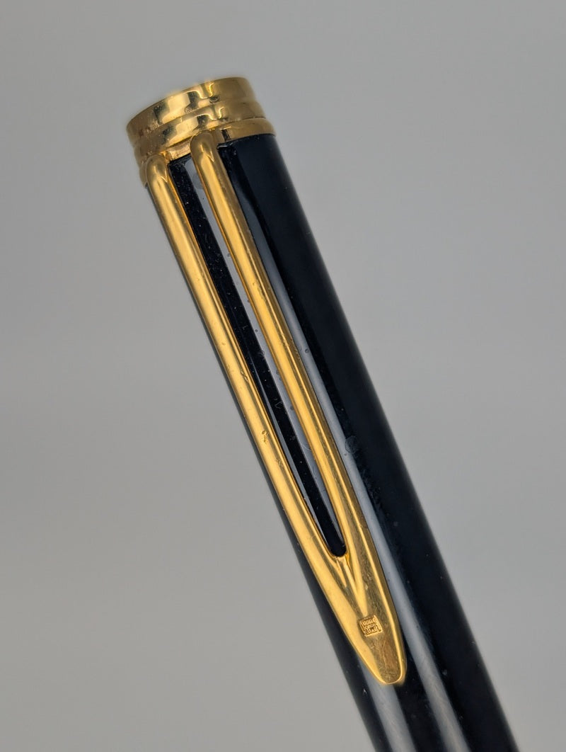 *Consignment* Waterman Gentleman Black Lacquer Fountain Pen 18k Medium Nib