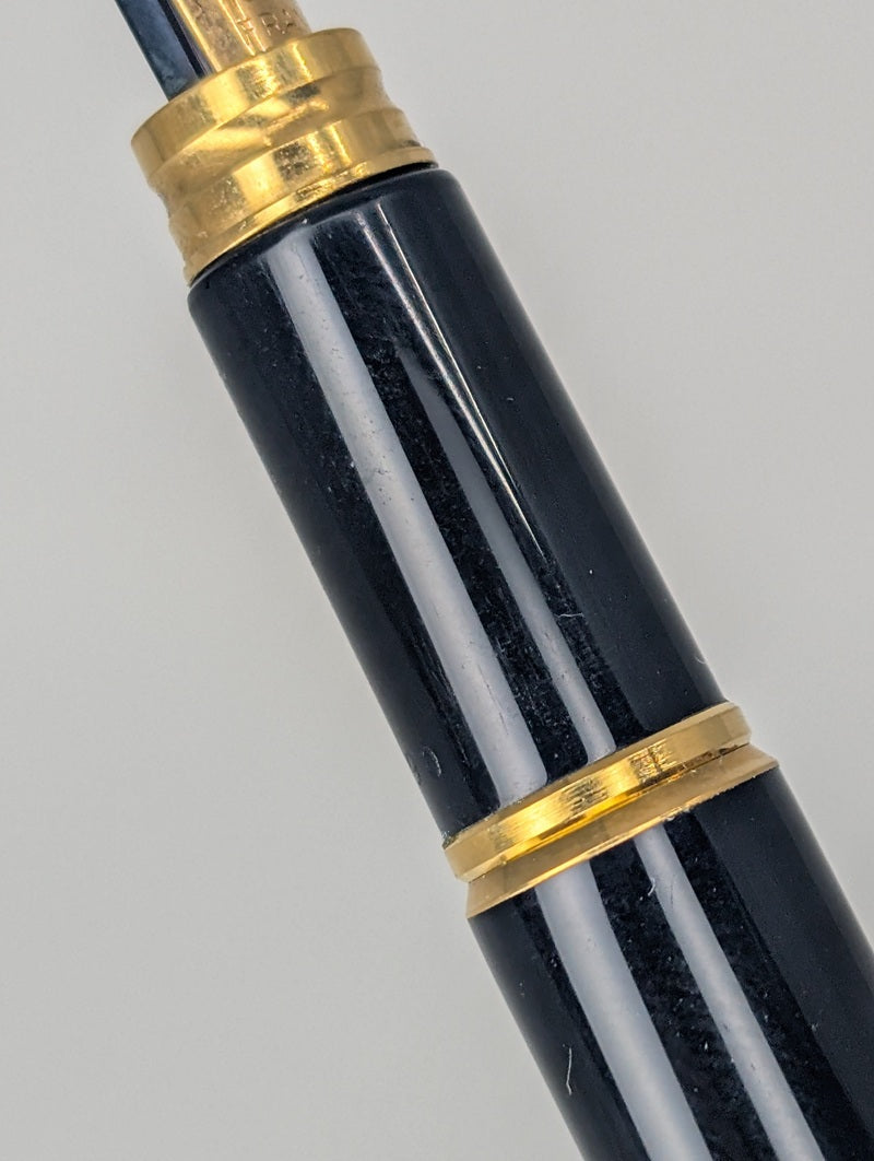 *Consignment* Waterman Ideal Black / Gold Fountain Pen 18k Gold Medium Nib