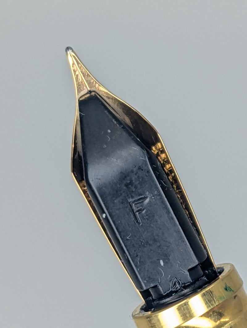 *Consignment* Waterman Gentleman Sterling Silver Fluted Fountain Pen 18k Gold Fine Nib