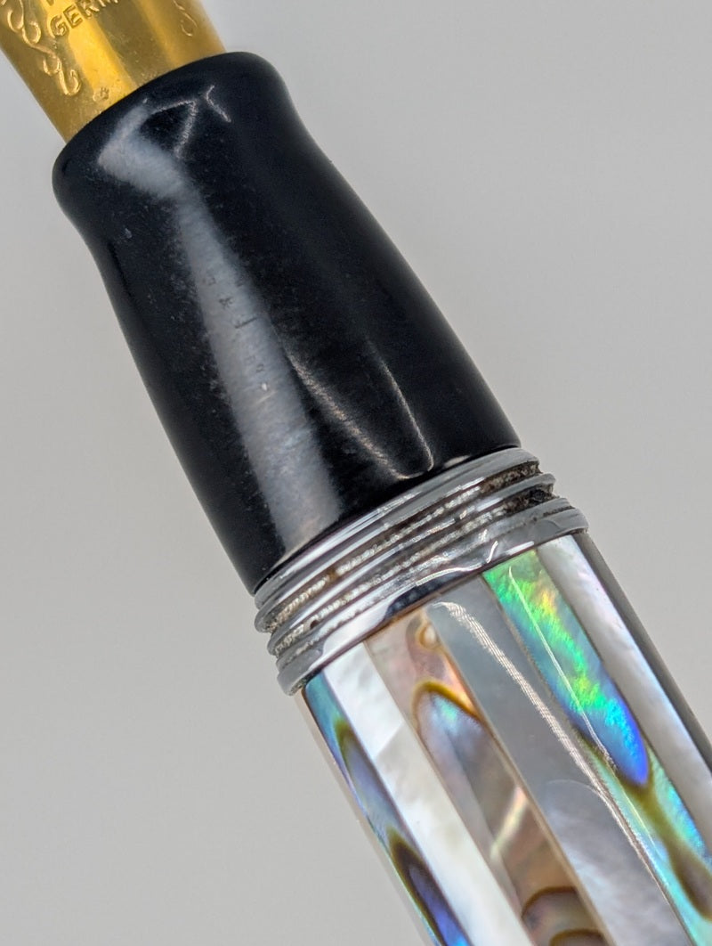 Xezo-Abalone-Mother-of-Pearl-Fountain-Pen-Section
